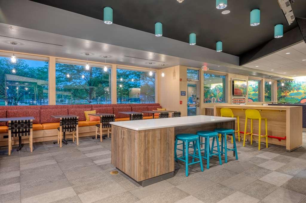Hotel Tru By Hilton Indianapolis Lawrence, In Restaurace fotografie
